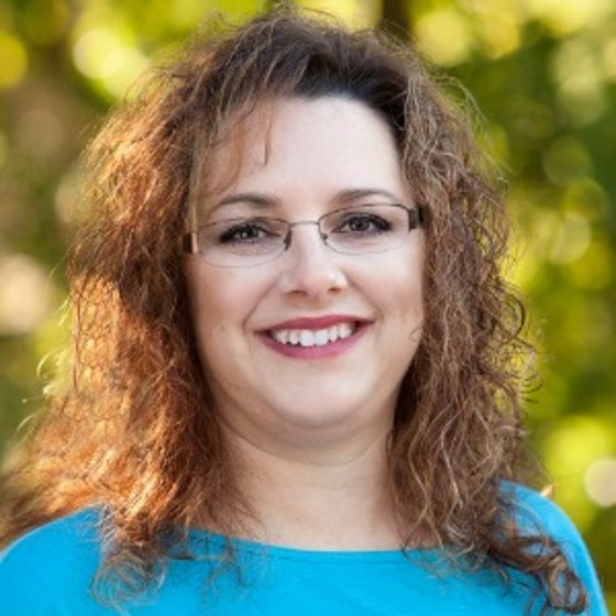 Christine Thompson headshot